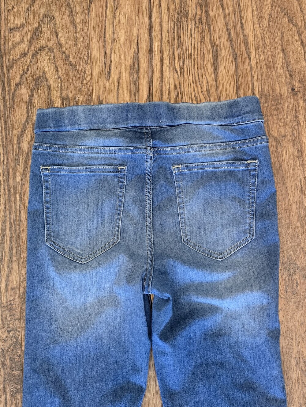 Cello Pull-On Flare Jeggings EUC - Women's Size M - Faded Denim Wash - Picture 7 of 13